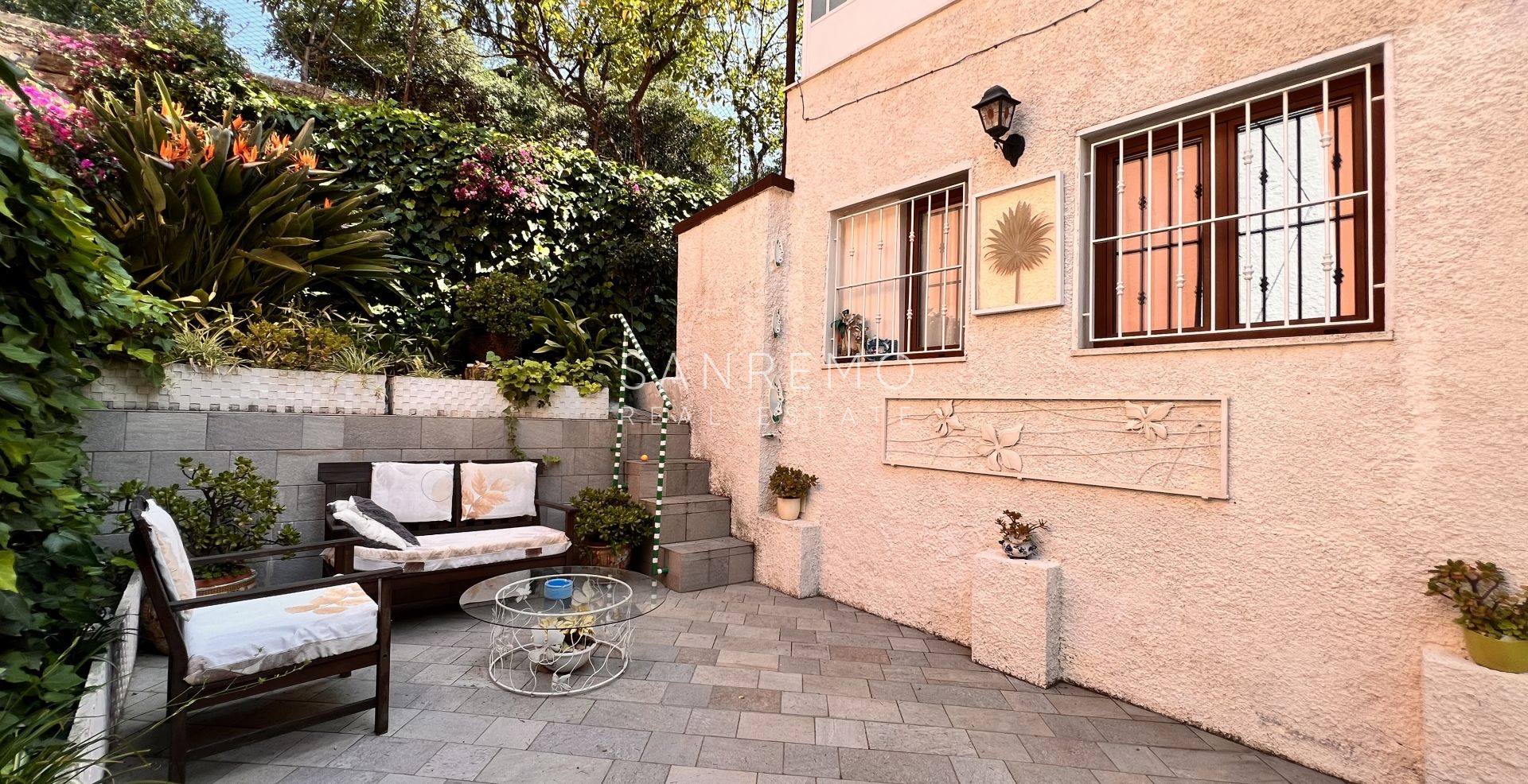 Graziosa villa circondata dal verde a pochi passi dal Casinò