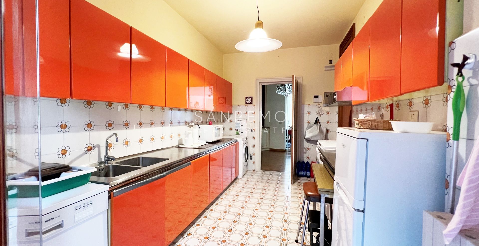 Ampio appartamento con giardino e vista mare