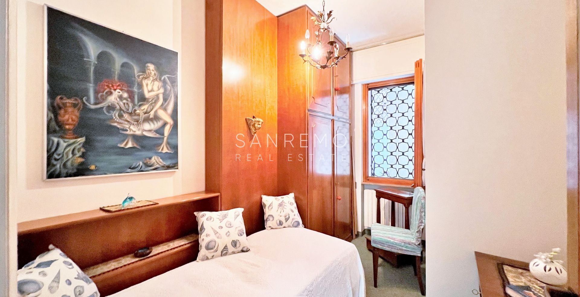 Ampio appartamento con giardino e vista mare