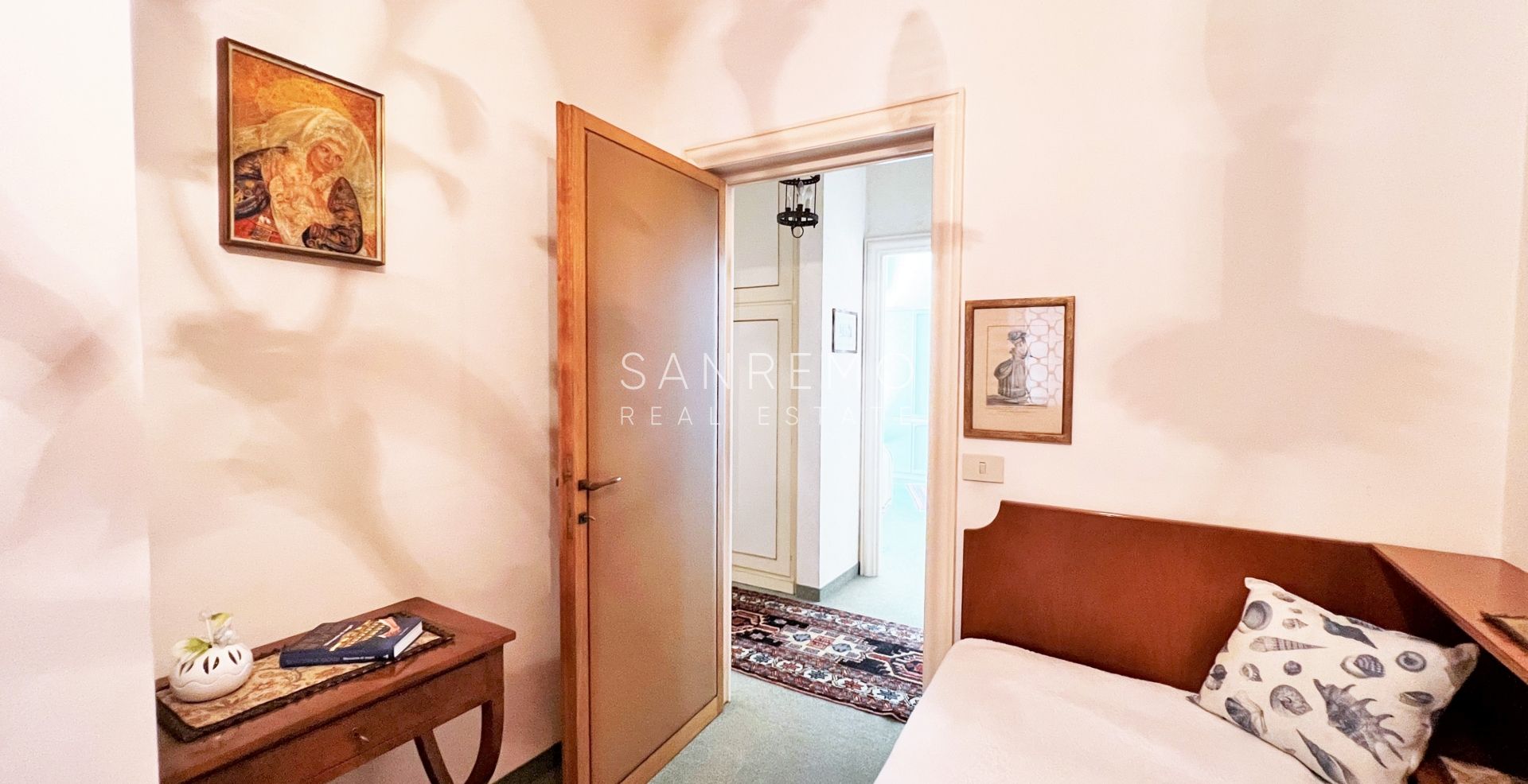 Ampio appartamento con giardino e vista mare