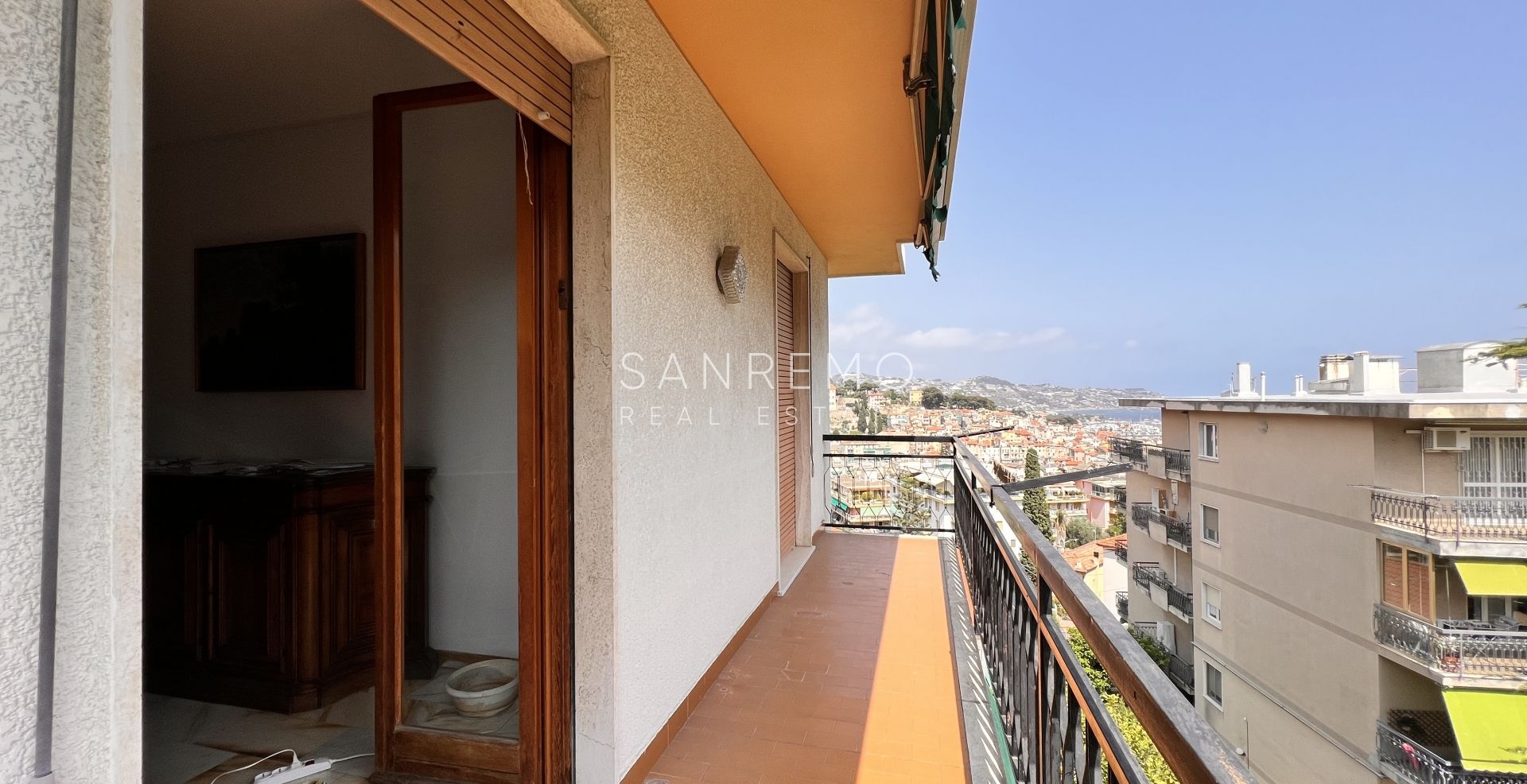 Appartamento di circa 90 mq con piacevole vista mare