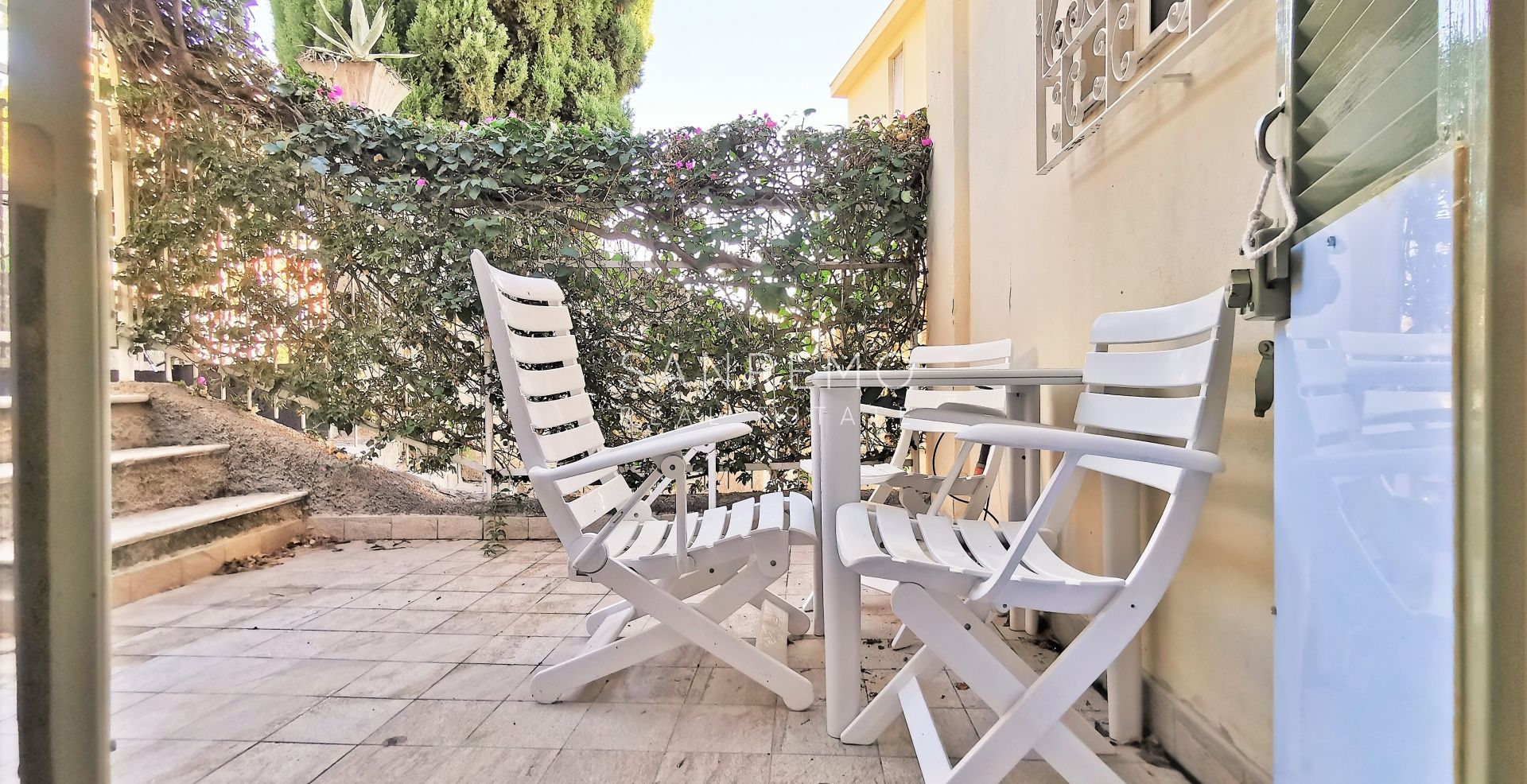 Appartamento con terrazzo e vista mare
