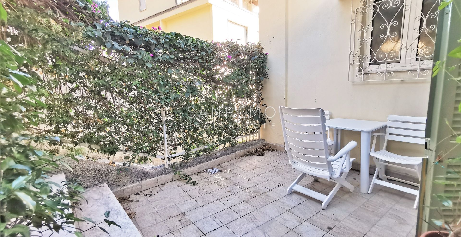 Appartamento con terrazzo e vista mare