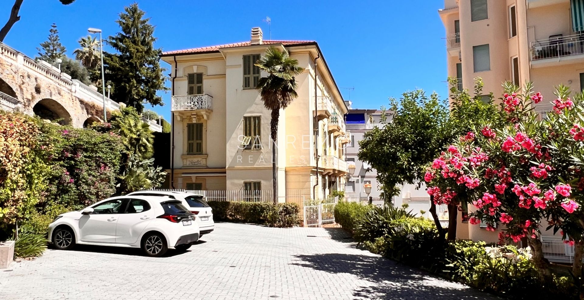 Appartamento con terrazzo e vista mare