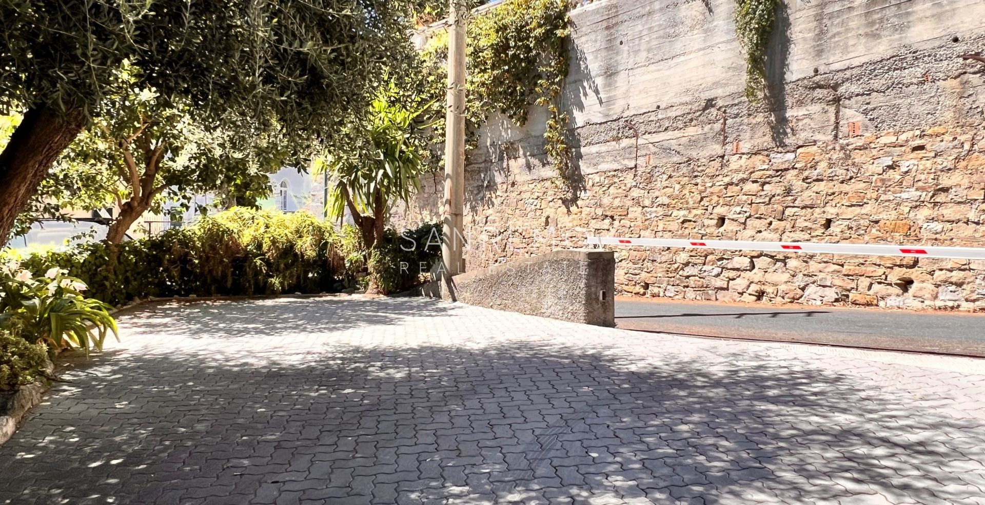 Appartamento con terrazzo e vista mare