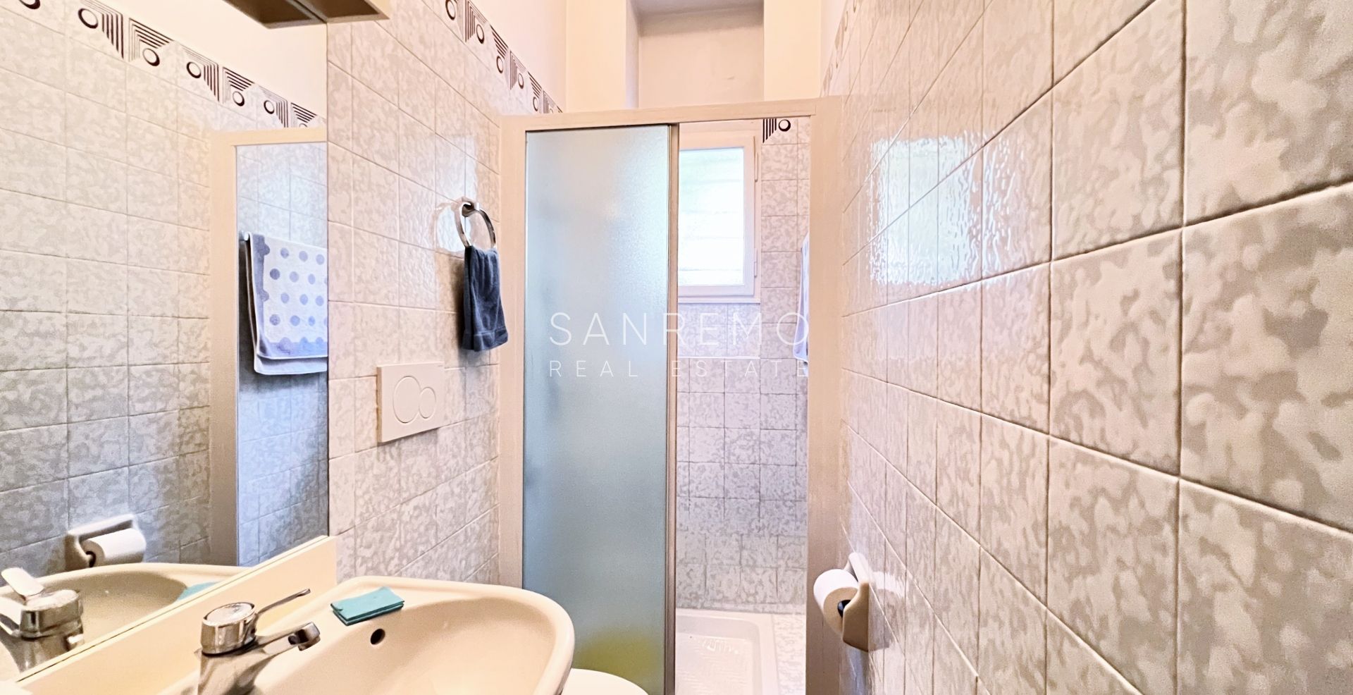 Appartamento con terrazzo e vista mare