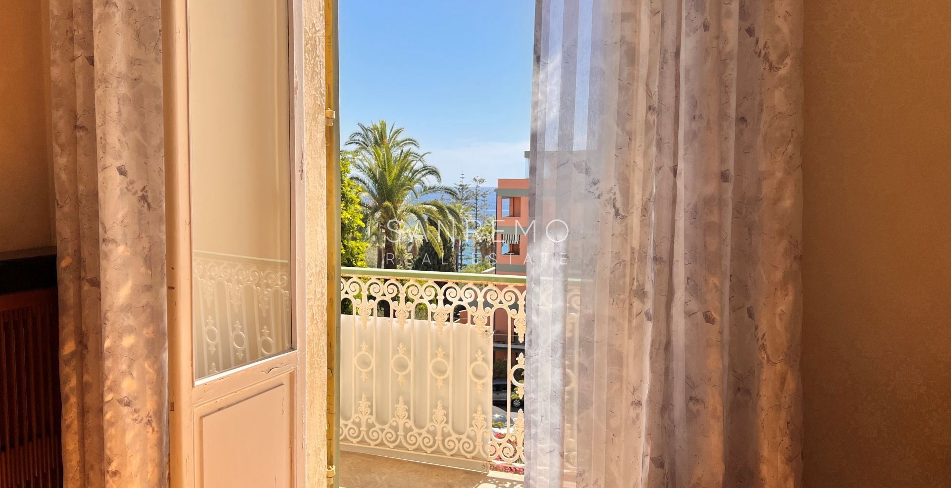 Appartamento con terrazzo e vista mare