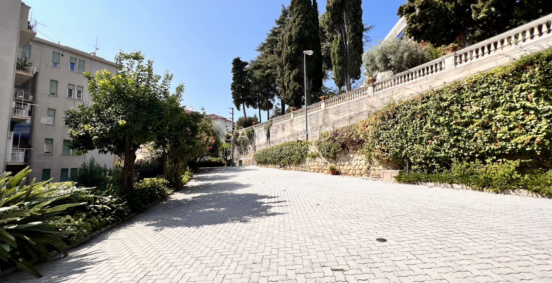 Appartamento con terrazzo e vista mare