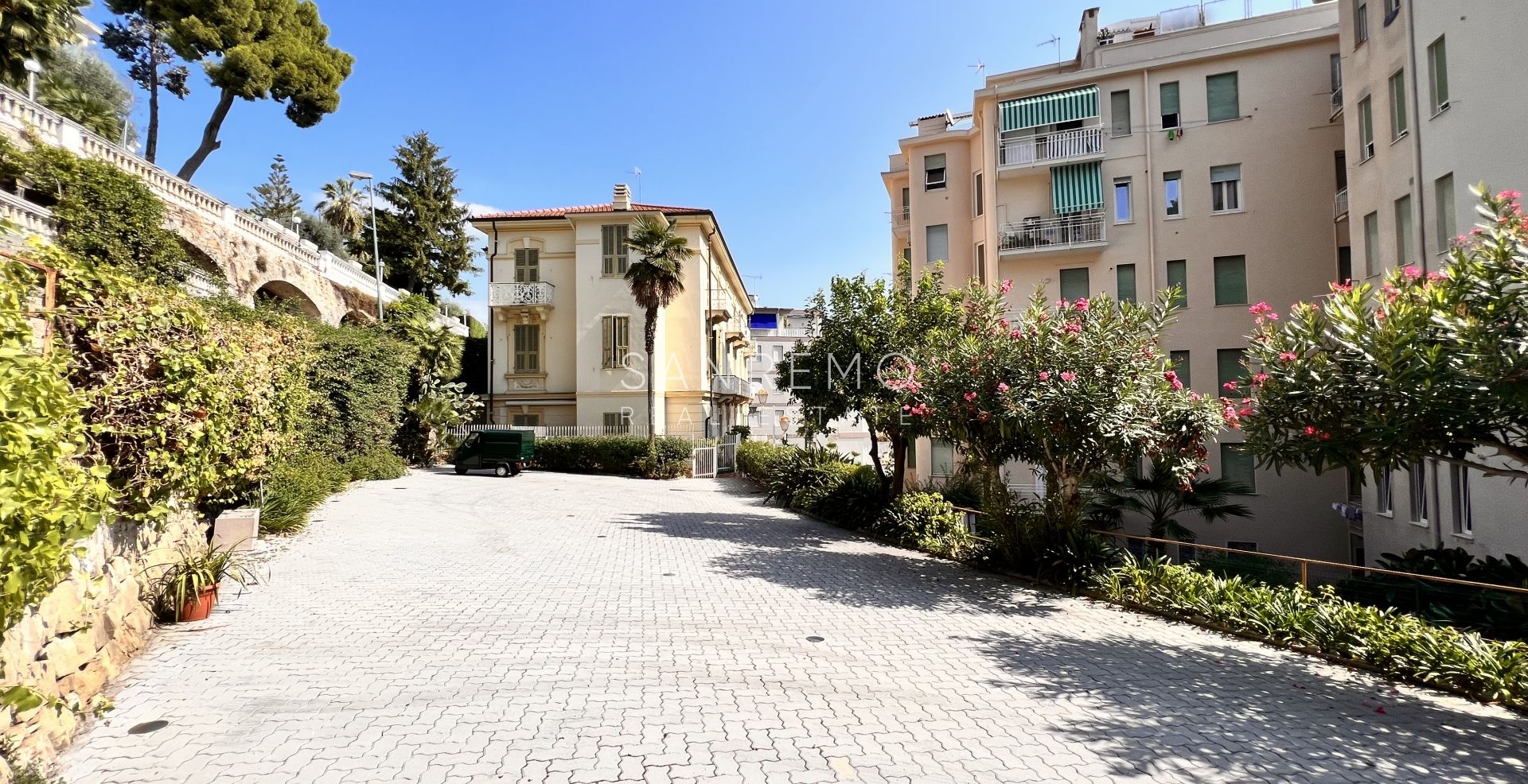 Appartamento con terrazzo e vista mare