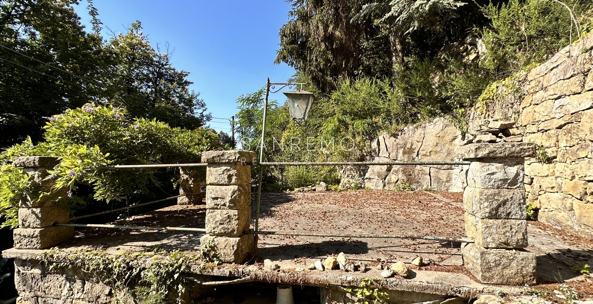 Villa su 2 livelli con vista panoramica su Sanremo