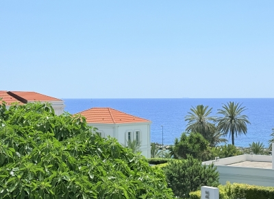Appartamento nuovo con vista mare, balcone e parcheggio in moderno edificio di nuova costruzione 