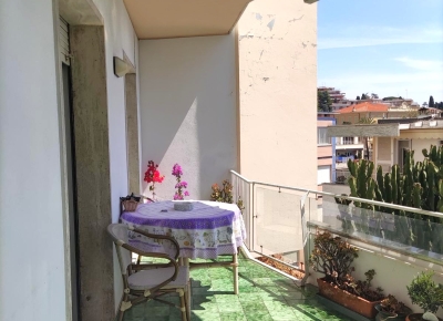 Appartamento di 130 mq con terrazzo in posizione pianeggiante ed a pochi passi dalle spiagge e della pista ciclabile