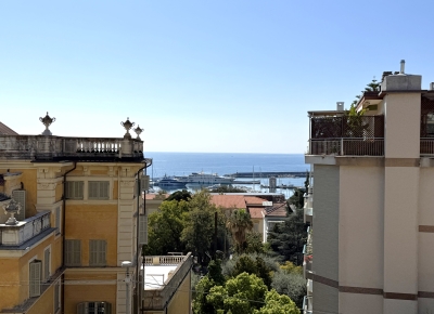 Appartamento completamente ristrutturato con un piacevole spazio esterno 