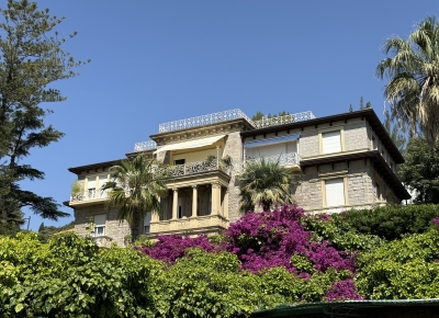 Prestigioso appartamento in villa con splendida vista mare
